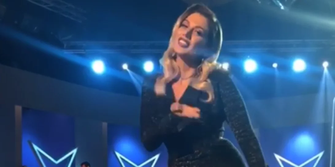 Μy Style Rocks Gala | Λαμπερή και με νέο hairlook στην πρεμιέρα η Κωνσταντίνα Σπυροπούλου