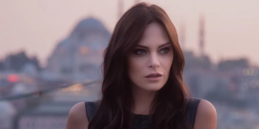 Η Υβόννη Μπόσνιακ είναι μια υπέροχη νύφη