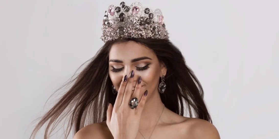 Star Hellas | Miss Hellas | Miss Young 2018 | Αυτή είναι η νέα παρουσιάστρια του Διαγωνισμού Ομορφιάς!