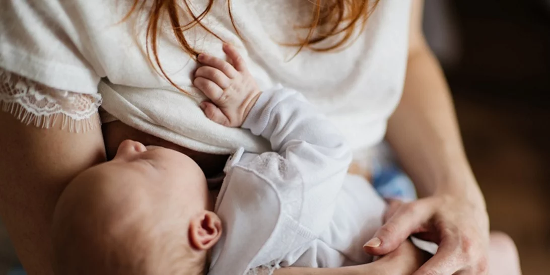 Μητρικός θηλασμός: Οι νέες επίσημες συστάσεις του Υπουργείου Υγείας