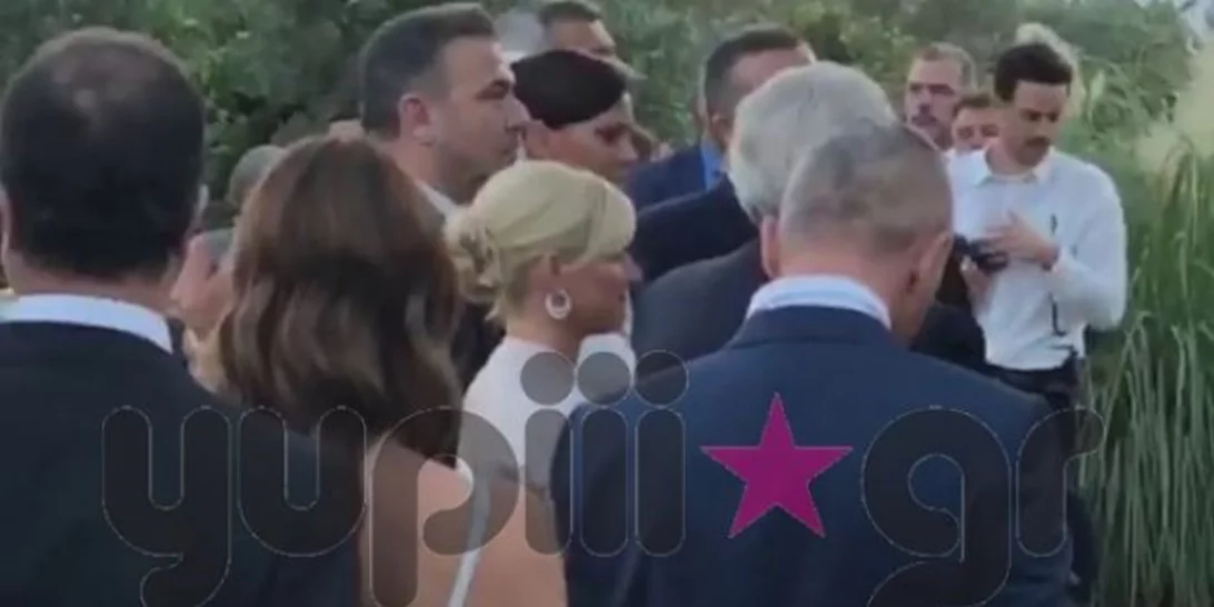 Αντώνης Ρέμος & Υβόννη Μπόσνιακ | Παντρεύτηκαν! Οι πρώτες εικόνες από τον γάμο τους