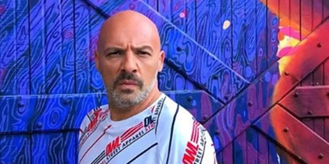 Νίκος Μουτσινάς | Ετοιμάζει νέα παράσταση & μας δείχνει τους συνεργάτες του!