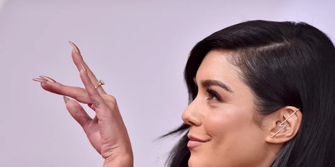 Πώς βάφουν τα νύχια τους οι διάσημες για να περπατήσουν στο κόκκινο χαλί;