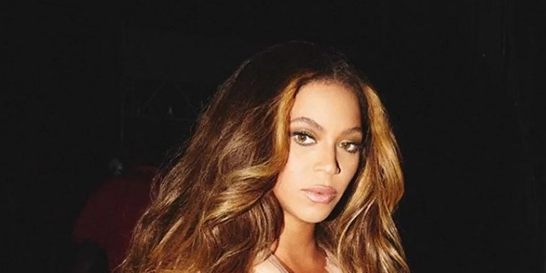 Έχεις καμπύλες; Φόρεσε το φλοράλ όπως η Beyonce