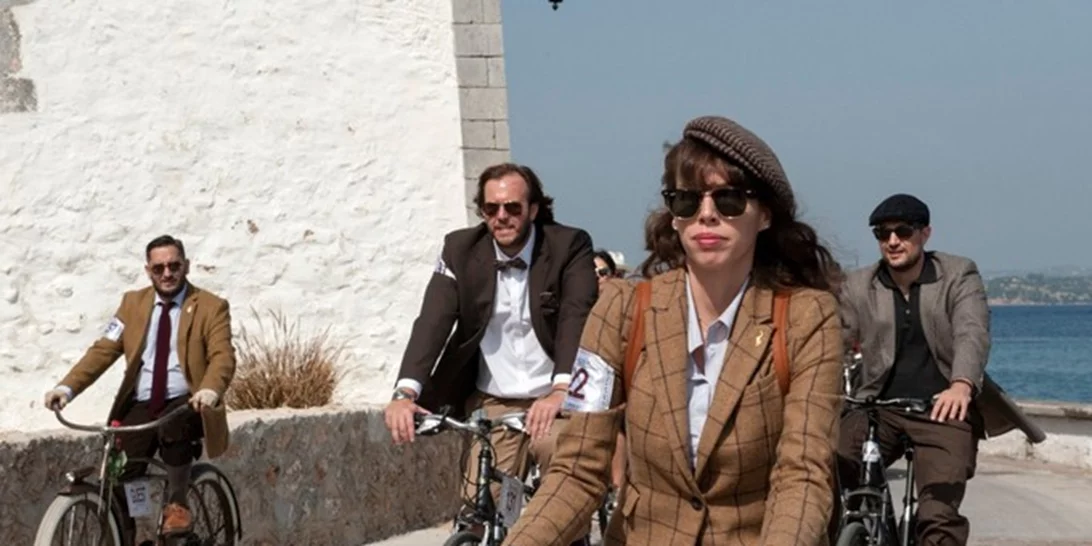 Η ρετρό αισθητική του Tweed Run επέστρεψε στις Σπέτσες για 5η χρονιά