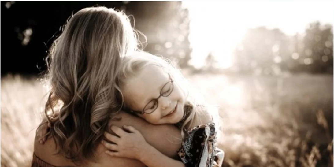 Αγαπημένη μου κόρη δεν μπορώ να είμαι φίλη σου όταν πρέπει να σου βάζω όρια