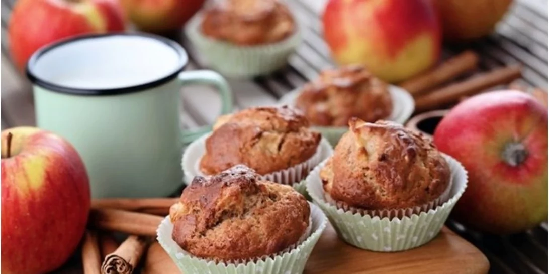 Muffins με νιφάδες βρώμης και μήλα έτοιμα σε 15 λεπτά