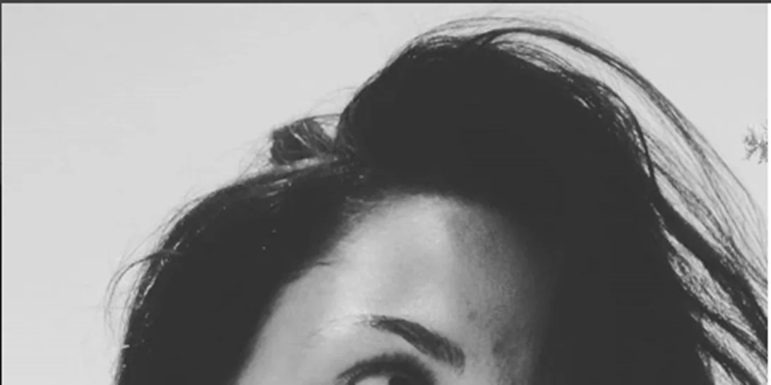 Η Κατερίνα Παπουτσάκη με το πιο cool outfit για βραδινές βόλτες στο κέντρο της πόλης