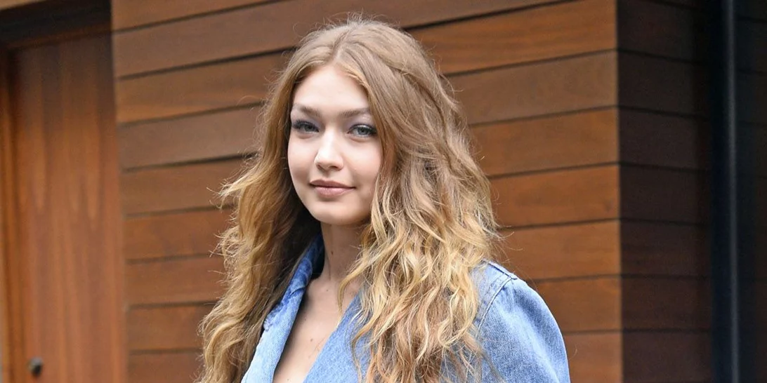 Gigi Hadid | Η stylish off duty εμφάνιση με το πιο άνετο πουλόβερ