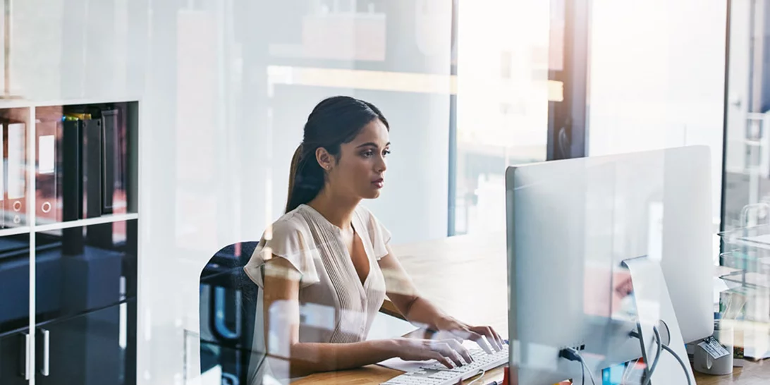 Τα 10 λάθη στο μακιγιάζ γραφείου που κάνουμε συχνά