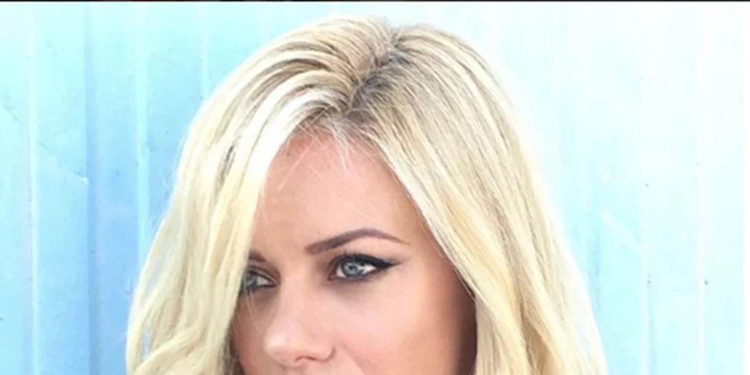 Ζέτα Μακρυπούλια | Mε Zeus+Dione φόρεμα που κολακεύει κάθε σιλουέτα