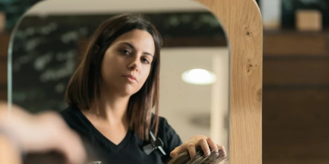 #FollowMe στην απόλυτη εμπειρία κομμωτηρίου! Plus: Tips για βαμμένα μαλλιά