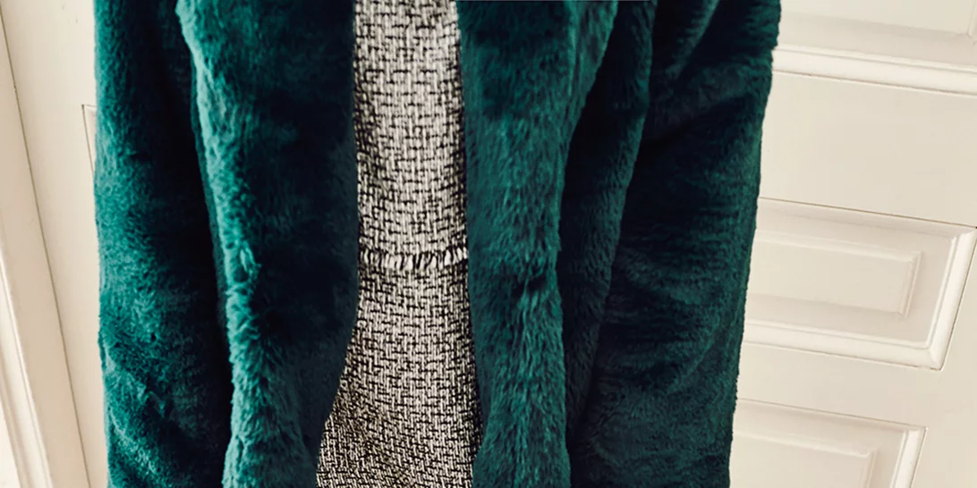 Με ένα κλικ μπορείς να βρεις όσα χρειάζεσαι για το τέλειο εορταστικό look