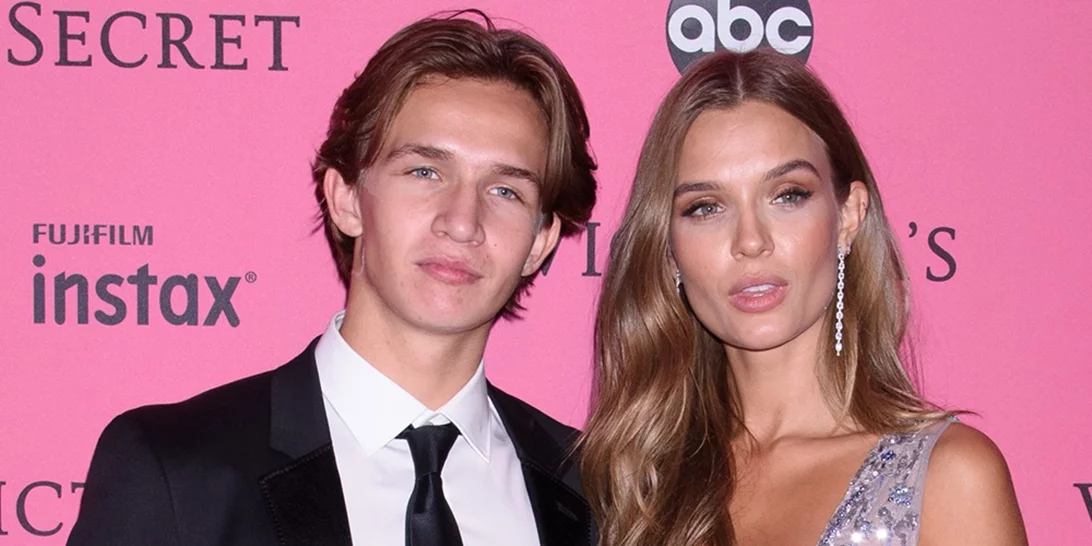 Η Josephine Skriver αρραβωνιάστηκε στην πιο μαγευτική τοποθεσία