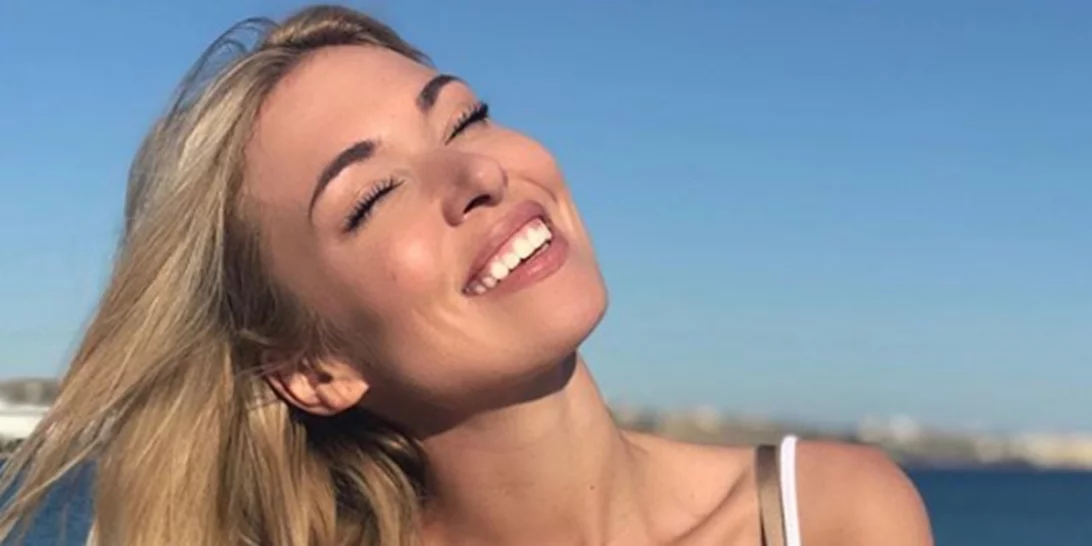 Μικαέλα Φωτιάδου | Την είδαμε με σκούρα καστανά μαλλιά και... δεν την αναγνωρίσαμε!