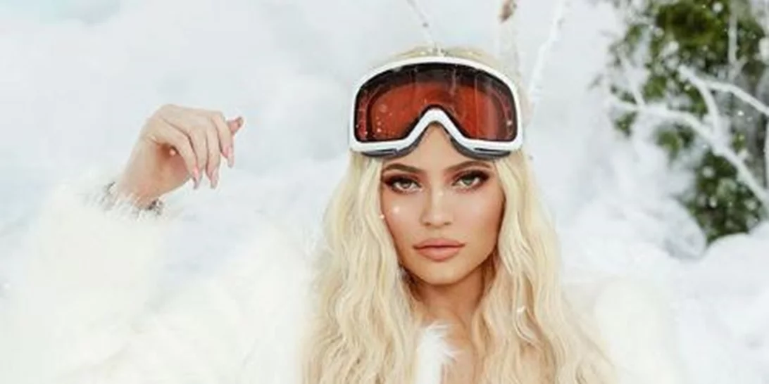 Η Kylie Jenner λάμπει στο εξώφυλλο του Elle China