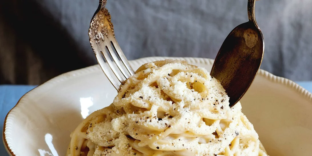 Πώς θα φτιάξεις την αγαπημένη μακαρονάδα cacio e pepe