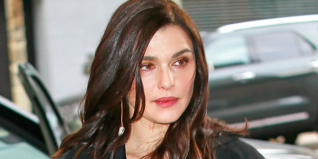 Rachel Weisz | Φόρεσε με τον πιο στυλάτο τρόπο το φόρεμα που έχεις κι εσύ