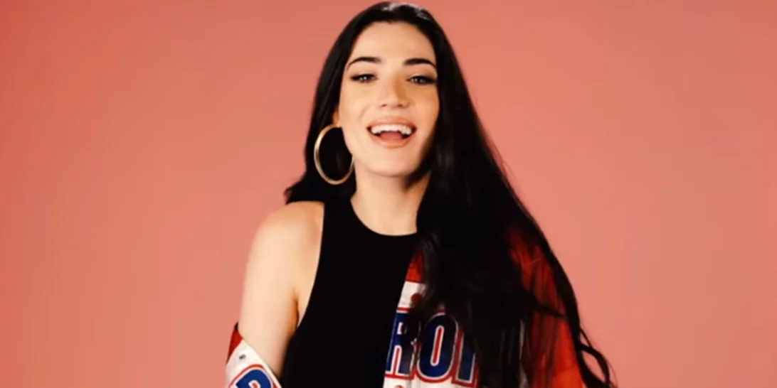 Ήβη Αδάμου | Έγινε κατάξανθη & με καρέ μαλλιά