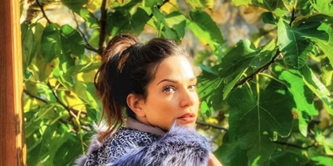 Κατερίνα Γερονικολού | Το καμαρίνι της γέμισε λουλούδια για τη γιορτή της