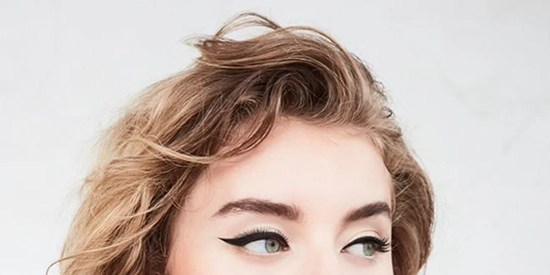 Θα βγεις απόψε; Αυτό είναι το πιο εύκολο μακιγιάζ & χτένισμα!