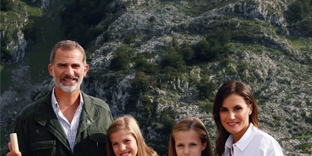 Η βασιλική οικογένεια της Ισπανίας φωτογραφίζεται για την ετήσια χριστουγεννιάτικη κάρτα της