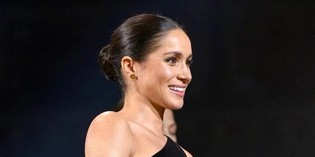 Meghan Markle | Κομψή με μίνι φόρεμα στον όγδοο μήνα της εγκυμοσύνης της