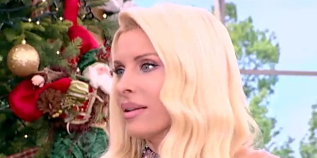 Ελένη Μενεγάκη - Κατερίνα Καινούργιου: Με το ίδιο φόρεμα στις εορταστικές εκπομπές! Ποια το έβαλε καλύτερα;