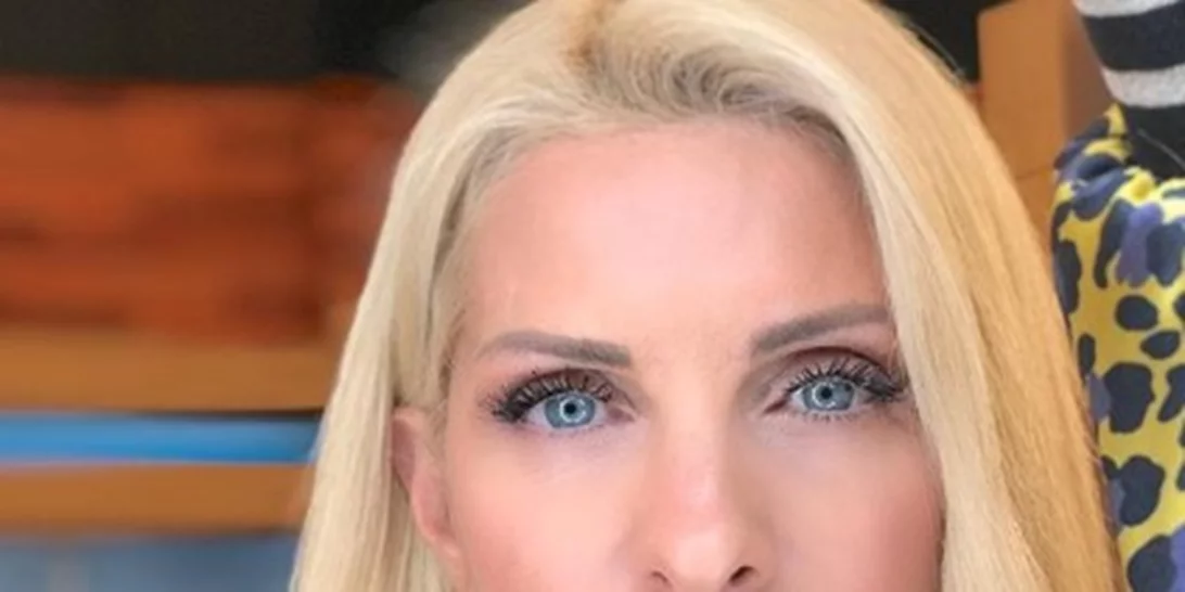 Ελένη Μενεγάκη: Είναι η καλύτερη φίλη του ροζ κραγιόν! Δες τα καλύτερα looks με pink lips!