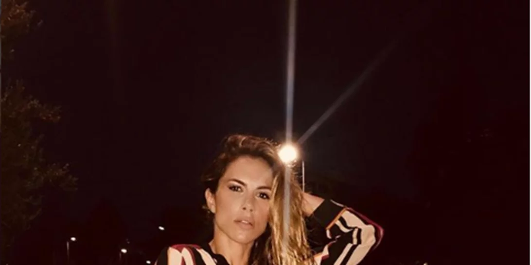 Η Ντορέττα Παπαδημητρίου στόλισε το σπίτι της και ποζάρει με την οικογένεια και τις φίλες της