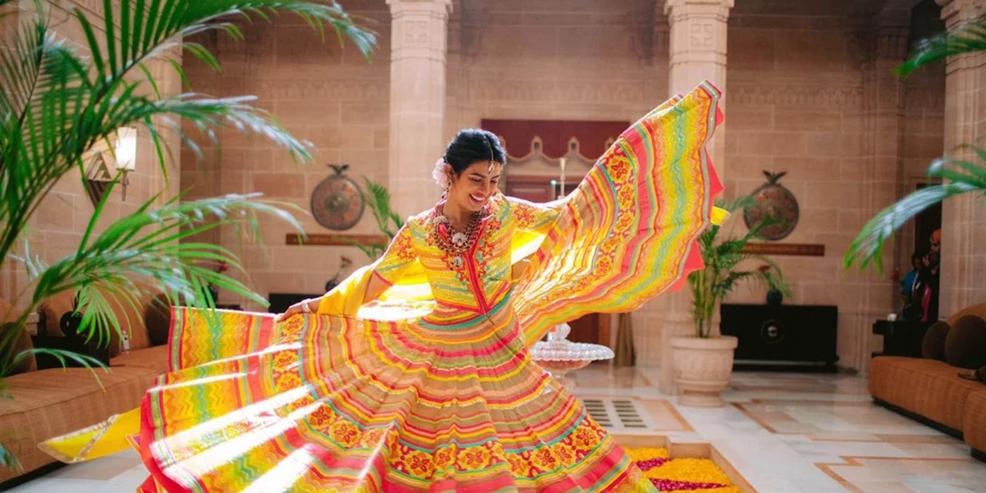 H Priyanka Chopra παντρεύτηκε με νυφικό εμπνευσμένο από το Bollywood