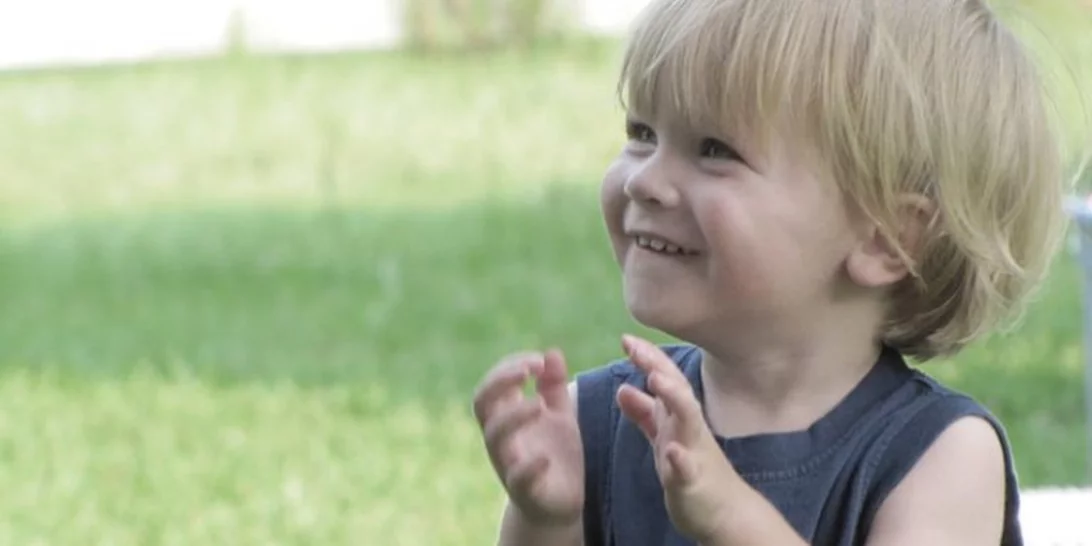 Γιατί η συμμετοχή των παιδιών σε τραγούδια με παλαμάκια είναι ευεργετική