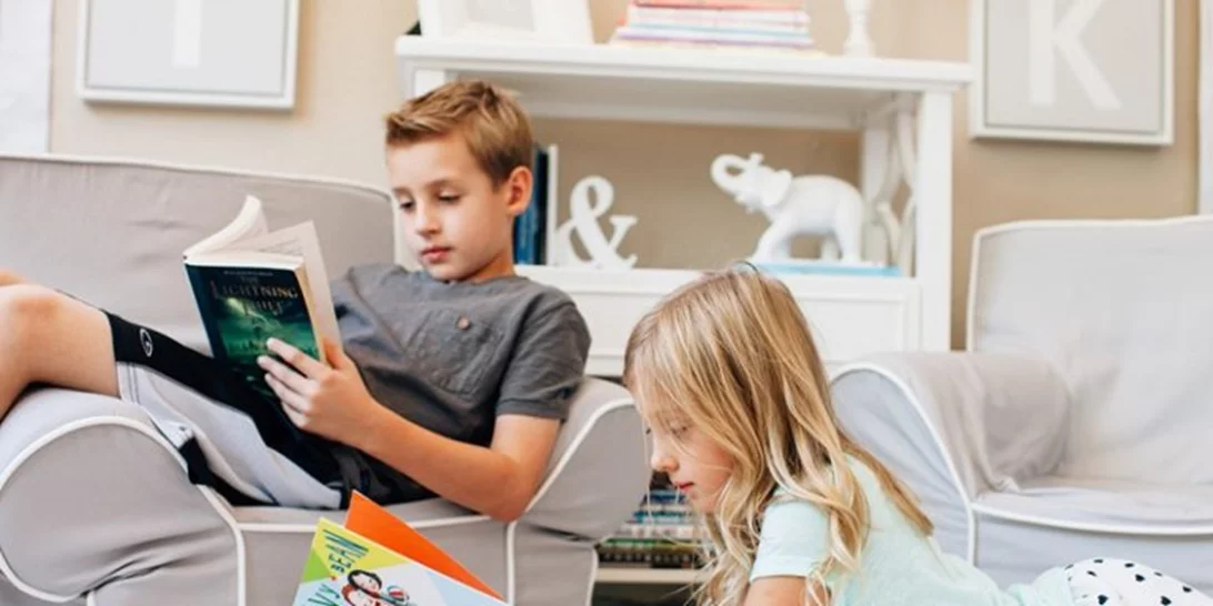 Πώς διαμορφώνεται η επαφή του παιδιού με το βιβλίο σε κάθε στάδιο ανάπτυξής του