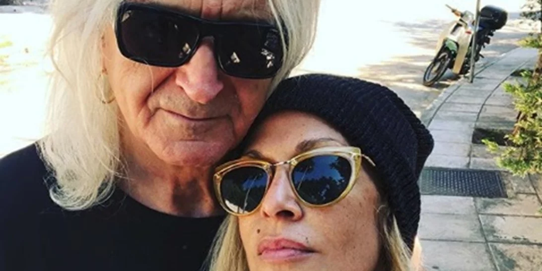 Σοφία Καρβέλα | Τολμά να πει δημόσια όσα σκέφτεται για τον μπαμπά της, Νίκο Καρβέλα