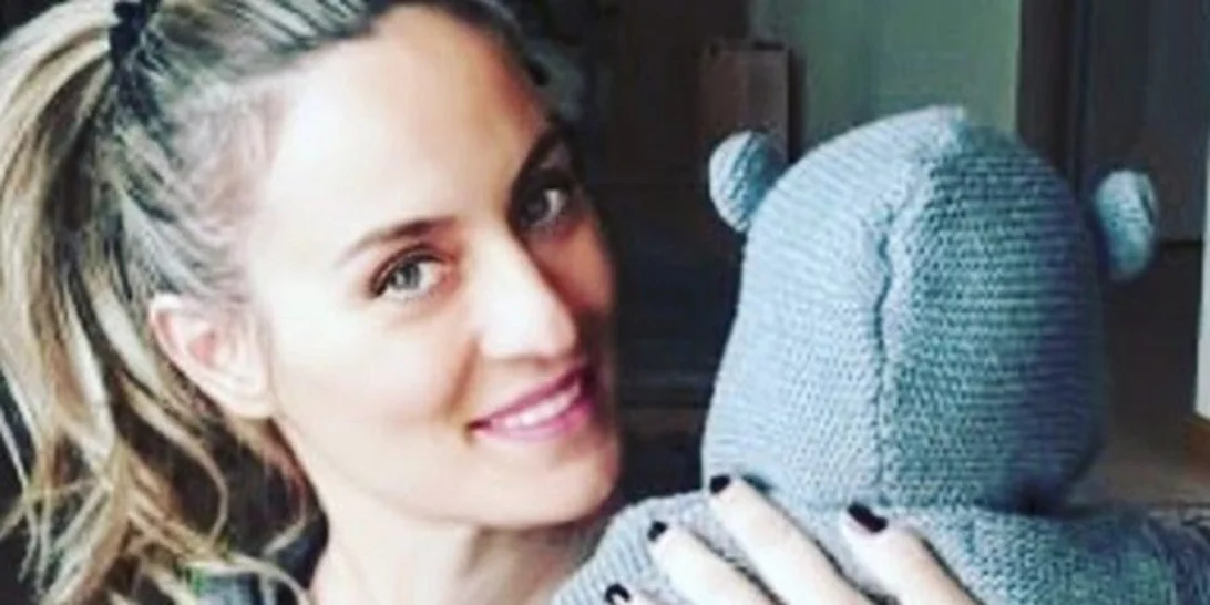 Ελεονώρα Μελέτη | Έγραψε μαντινάδα για την κόρη της και της την αφιέρωσε