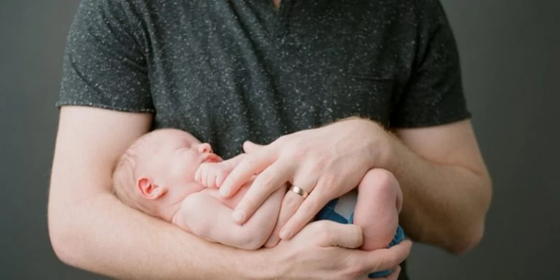 3 πράγματα που μπορεί να κάνει ο σύζυγός σου για να βοηθήσει με τον θηλασμό
