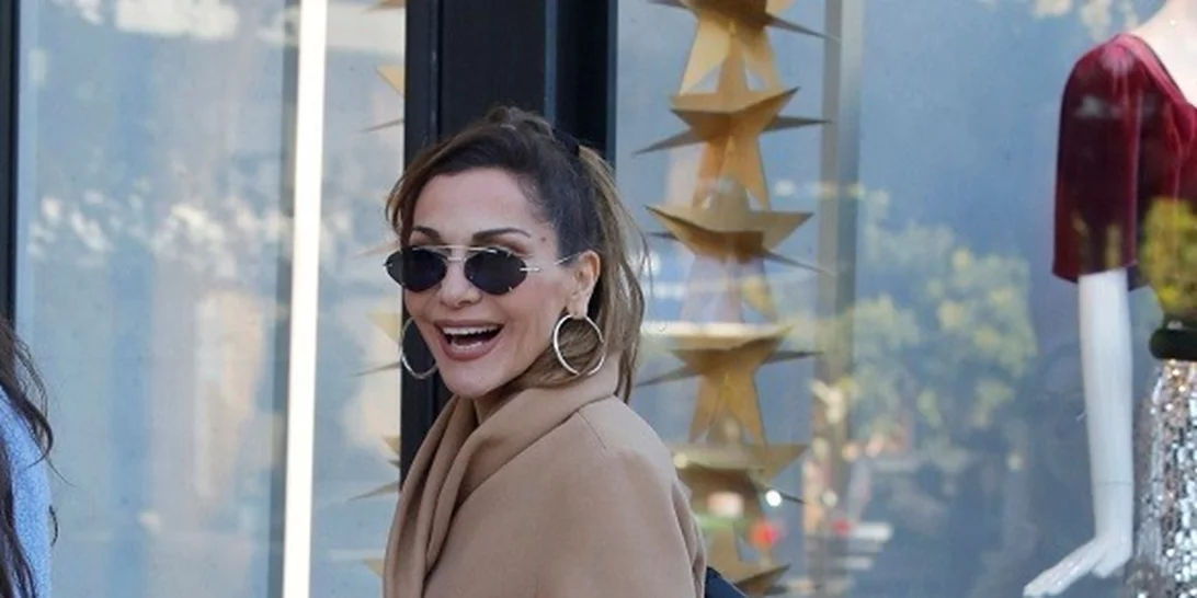 Δέσποινα Βανδή | Βόλτα για ψώνια στη Γλυφάδα με την κόρη της