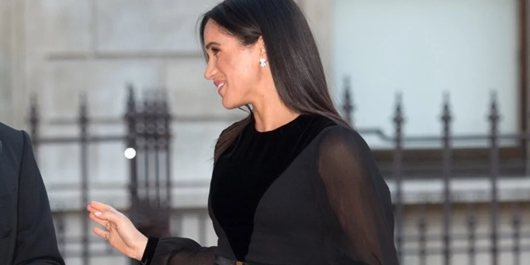 Kate και Meghan | Γιατί κρατούν την τσάντα ΜΟΝΟ με το αριστερό χέρι τους;
