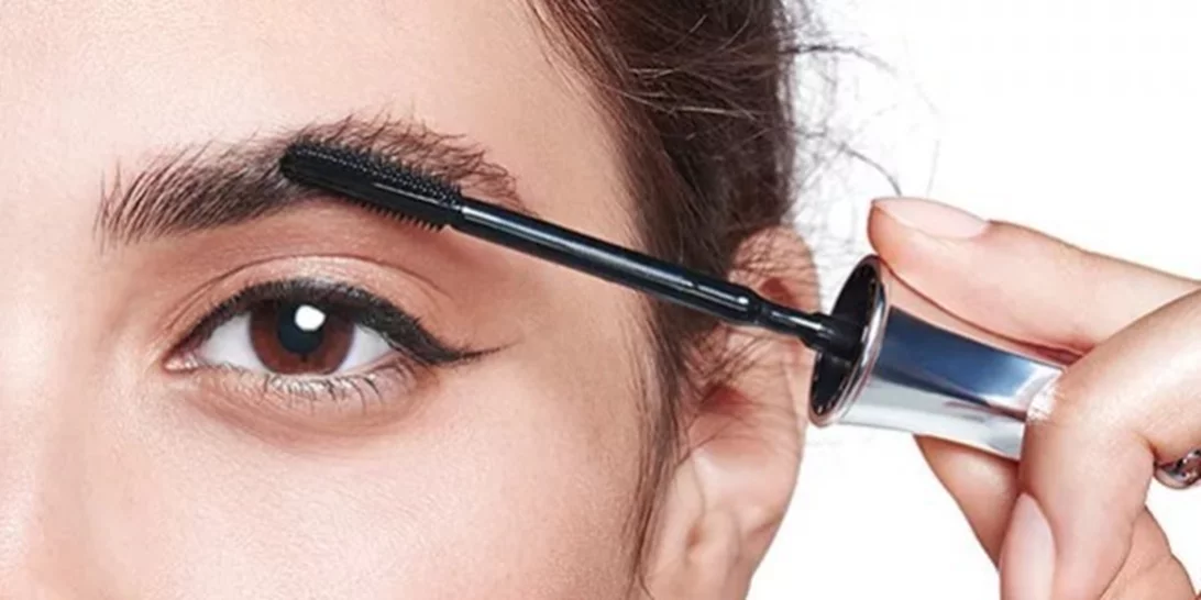 Μάσκαρα για φρύδια | Το πιο γρήγορο και πρακτικό προϊόν και ποια είναι τα 6 καλύτερα