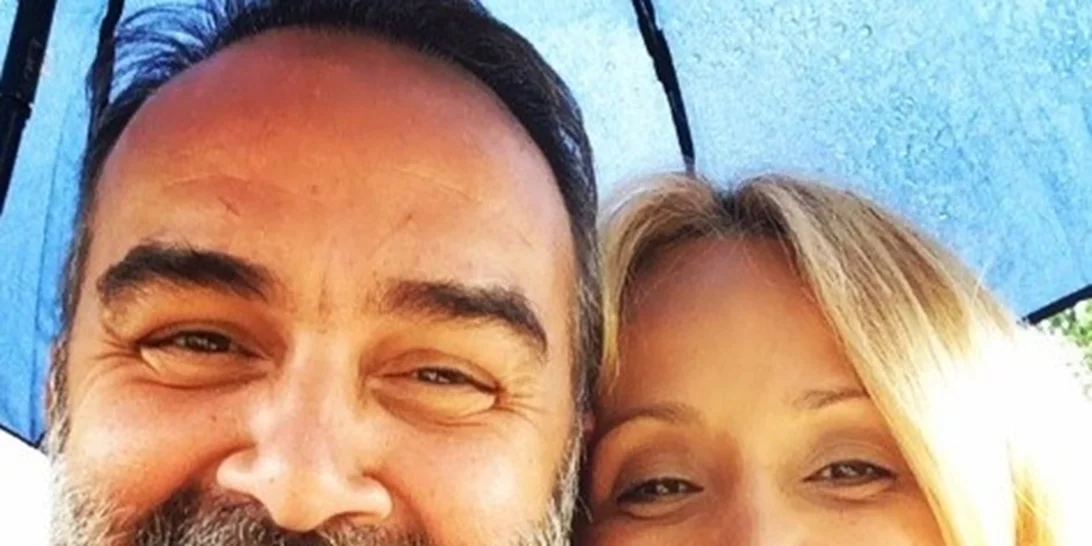 Αν είσαι κι εσύ (πολύ) ερωτευμένη με τον σύζυγό σου δες πώς ευχήθηκε η Νάταλι Κάκκαβα στον Γρηγόρη Γκουντάρα για τη γιορτή του