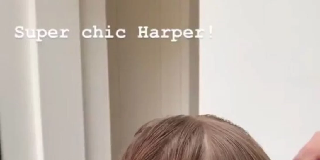 Οι κοινές φωτογραφίες των Harper Beckham και Anna Wintour έριξαν το Ίντερνετ. Το κούρεμά τους δε μόλις έγινε το πιο hot!