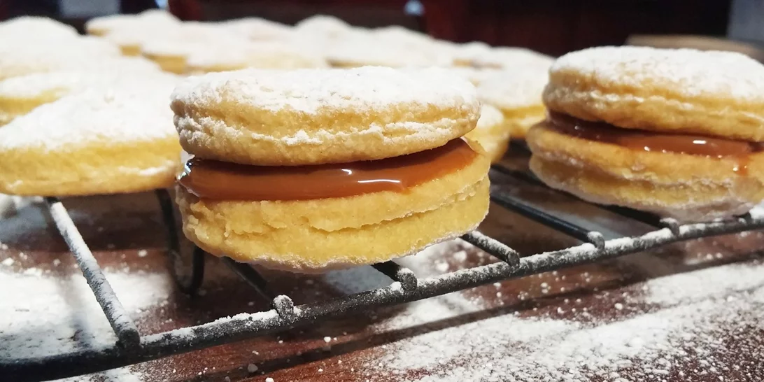 Η πιο υπέροχη συνταγή για brownie cookies με καραμέλα γάλακτος!