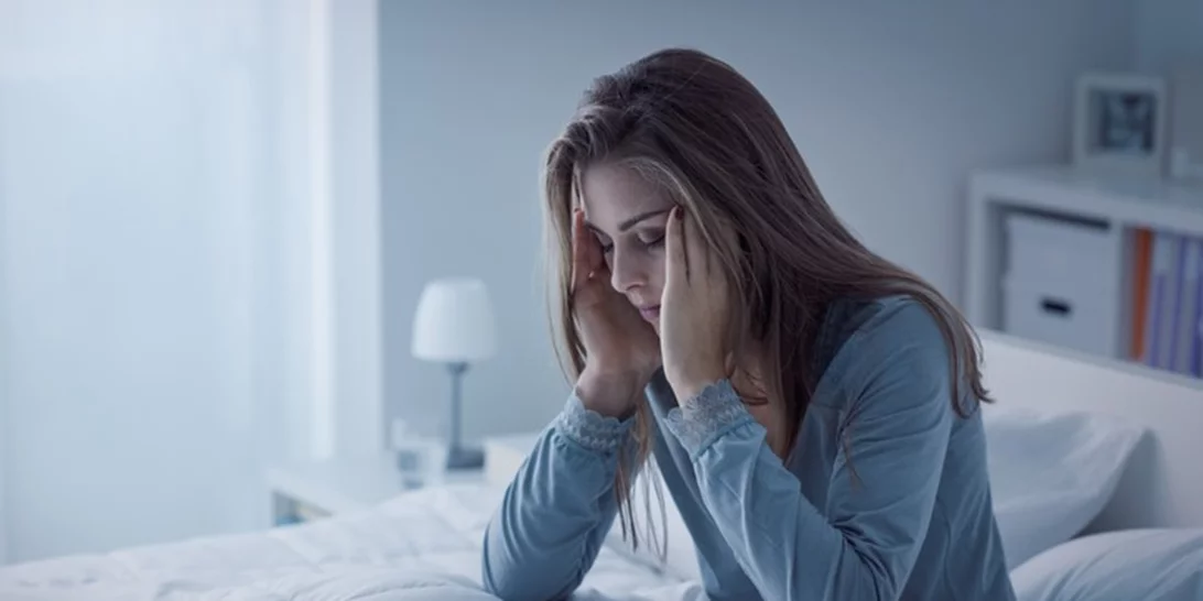 «Δεν μπορώ να κοιμηθώ το βράδυ, τι να κάνω;» | Τα 6 βήματα για έναν καλό ύπνο