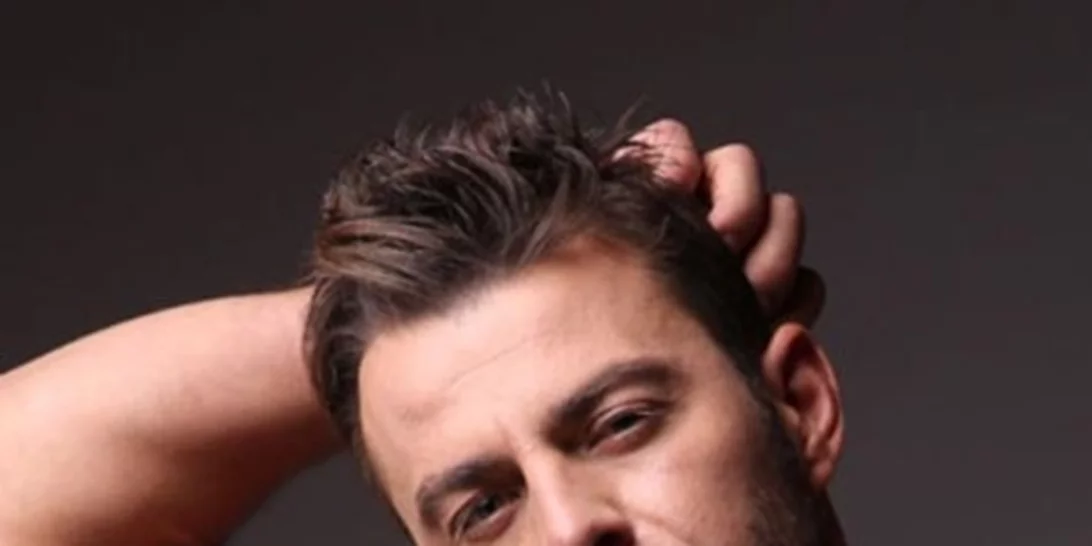 Ο Γιώργος Αγγελόπουλος ανοίγει το σπίτι του για πρώτη φορά