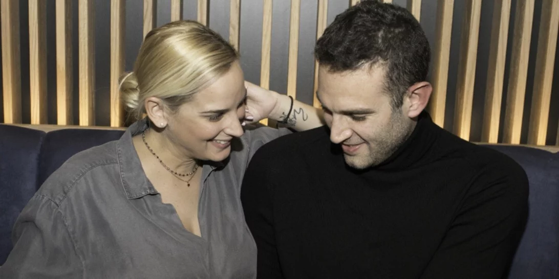 Άννη Πανταζή - Χριστόφορος Χούμας | Οι πρώτες φωτογραφίες κατά την έξοδο από το μαιευτήριο