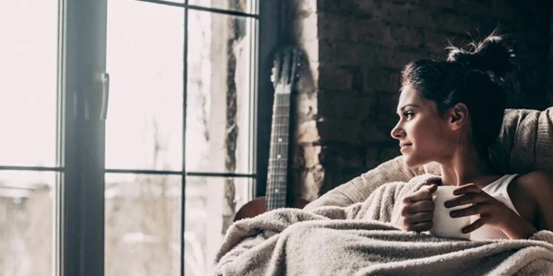 Τα 5 βήματα μιας καλής βραδινής ρουτίνας που θα σε ετοιμάσει για καλό ύπνο