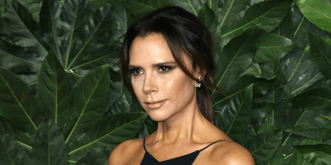 Victoria Beckham | Η εντυπωσιακή εμφάνισή της στο οικογενειακό δείπνο μετά το fashion show