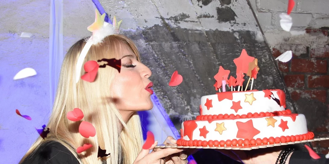 Φαίη Σκορδά | Δες φωτογραφίες από το αργοπορημένο μεν, υπέροχο δε, party για τα 39α γενέθλιά της