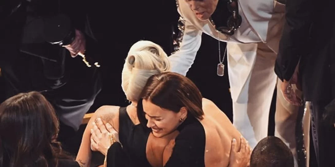 Η κίνηση της Irina Shayk που σχεδόν επιβεβαιώνει το ειδύλλιο Gaga - Bradley Cooper