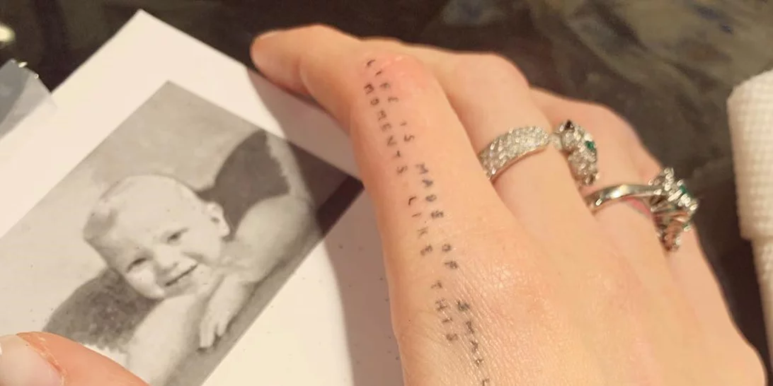 Ποια διάσημη influencer μαμά έκανε τατουάζ το πρόσωπο του γιου της;